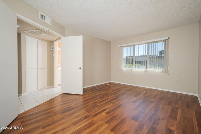10874 W COGGINS Drive, Sun City, AZ 85351