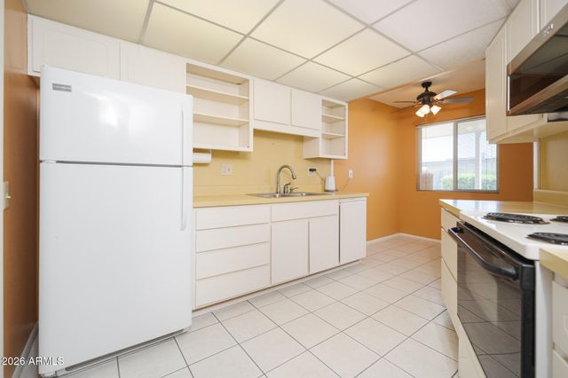 10874 W COGGINS Drive, Sun City, AZ 85351