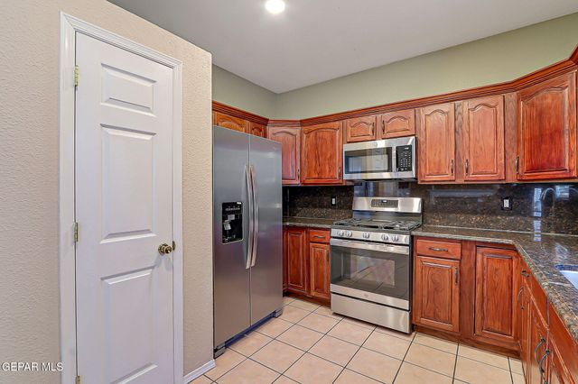 7121 LUZ DE ESPEJO Drive, El Paso, TX 79912