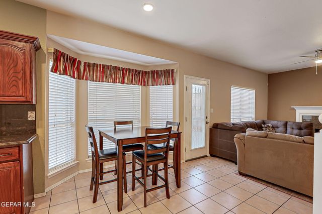 7121 LUZ DE ESPEJO Drive, El Paso, TX 79912
