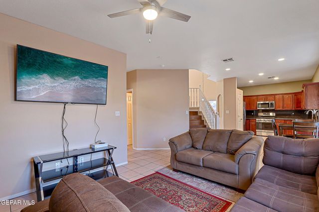 7121 LUZ DE ESPEJO Drive, El Paso, TX 79912
