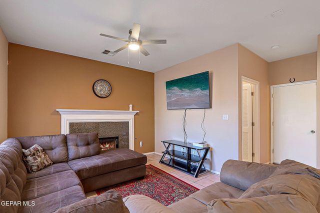 7121 LUZ DE ESPEJO Drive, El Paso, TX 79912
