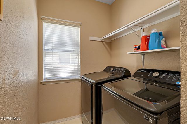 7121 LUZ DE ESPEJO Drive, El Paso, TX 79912