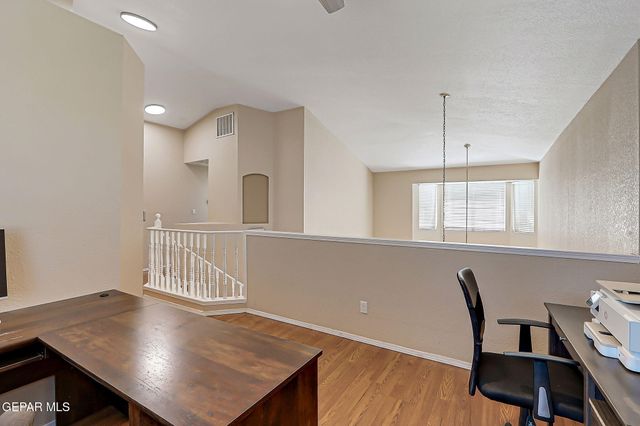 7121 LUZ DE ESPEJO Drive, El Paso, TX 79912