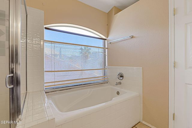 7121 LUZ DE ESPEJO Drive, El Paso, TX 79912