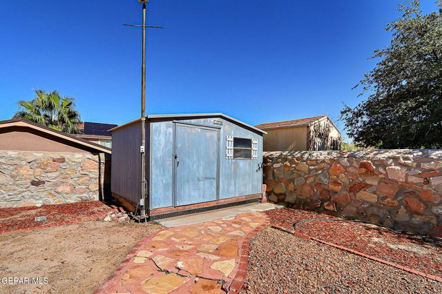 7121 LUZ DE ESPEJO Drive, El Paso, TX 79912
