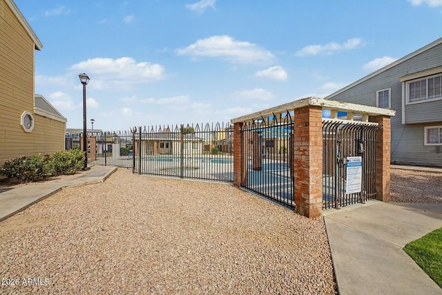 510 N ALMA SCHOOL Road 192, Mesa, AZ 85201