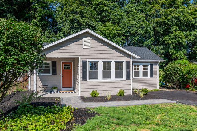 84 Overlook Avenue, Bristol, CT 06010