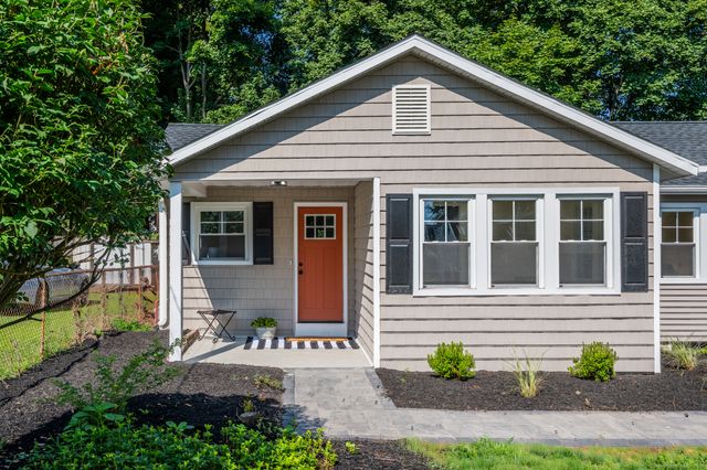 84 Overlook Avenue, Bristol, CT 06010