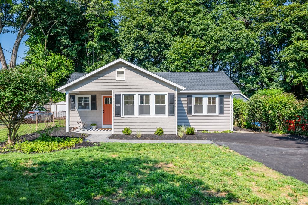 84 Overlook Avenue, Bristol, CT 06010