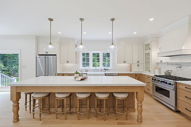 48 May Elm Lane, Norwell, MA 02061