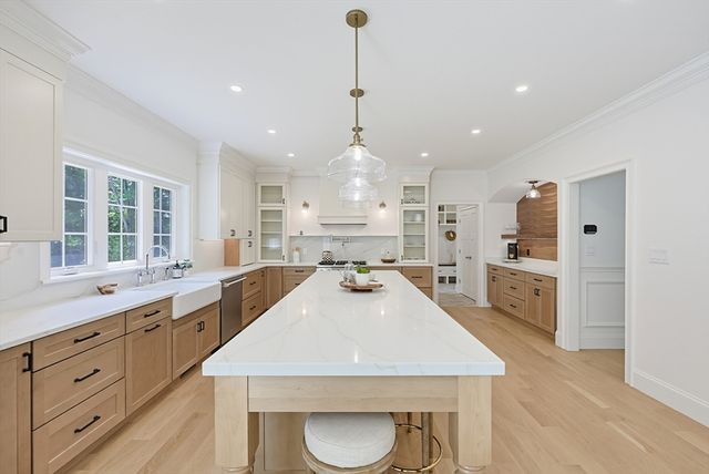48 May Elm Lane, Norwell, MA 02061