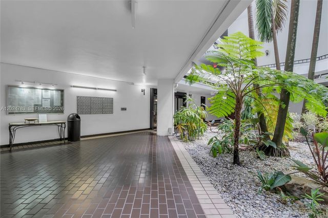 13951 Kendale Lakes Cir 208A, Miami, FL 33183