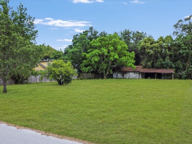 101 W GRIFFIN STREET, Fruitland Park, FL 34731