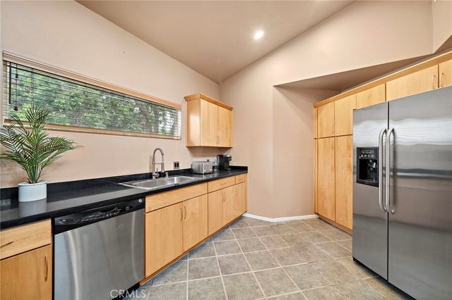 10540 W Olympic Boulevard, Los Angeles, CA 90064