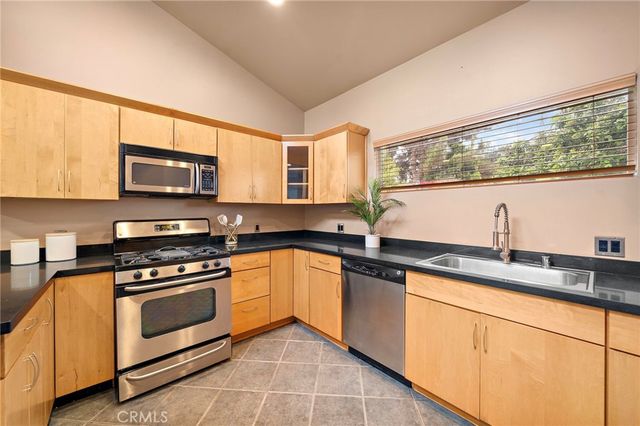 10540 W Olympic Boulevard, Los Angeles, CA 90064