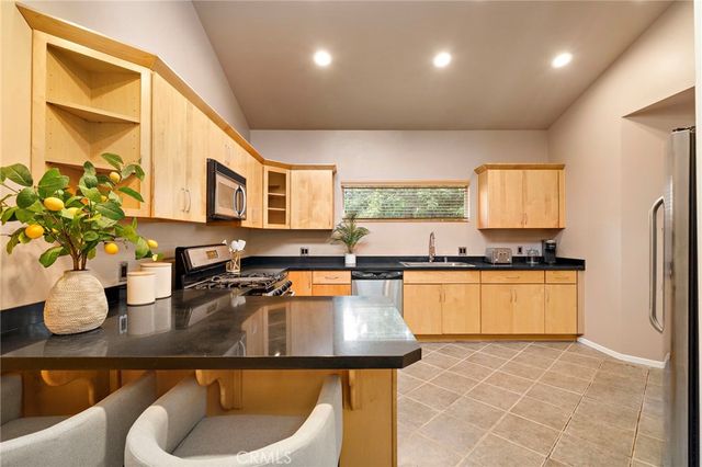 10540 W Olympic Boulevard, Los Angeles, CA 90064