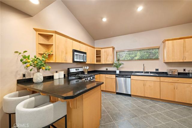 10540 W Olympic Boulevard, Los Angeles, CA 90064