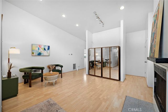 10540 W Olympic Boulevard, Los Angeles, CA 90064