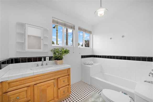 10540 W Olympic Boulevard, Los Angeles, CA 90064