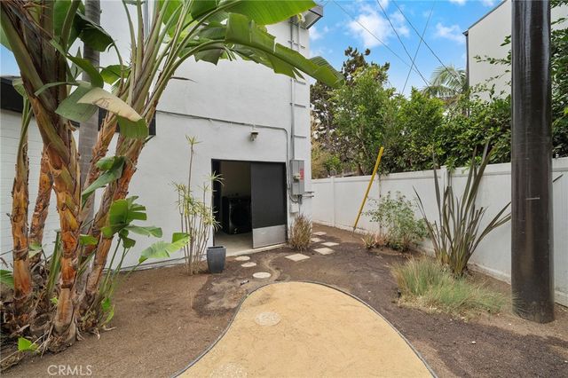 10540 W Olympic Boulevard, Los Angeles, CA 90064
