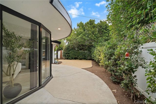 10540 W Olympic Boulevard, Los Angeles, CA 90064