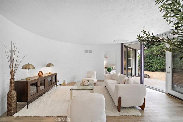 10540 W Olympic Boulevard, Los Angeles, CA 90064