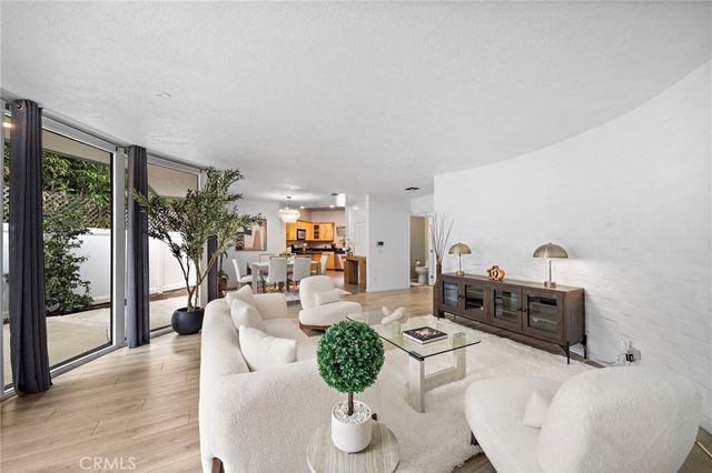 10540 W Olympic Boulevard, Los Angeles, CA 90064