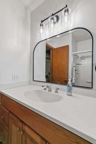 2222 Hillandale Road, Davenport, IA 52804