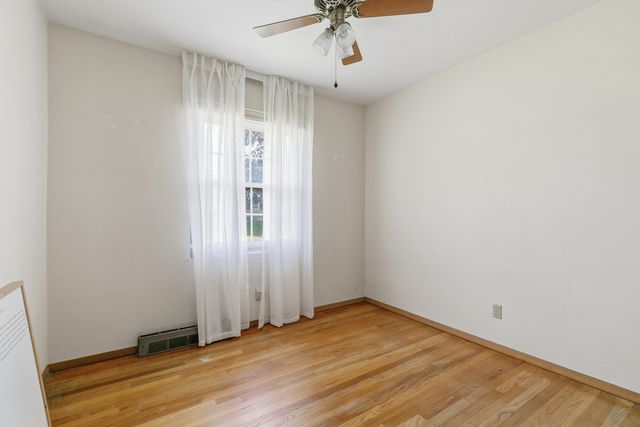 2222 Hillandale Road, Davenport, IA 52804