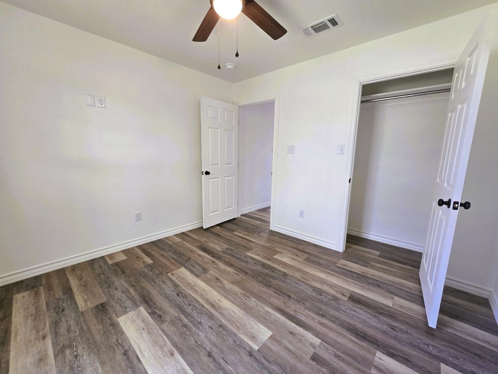 Image 12 of property listing at 434 E 45th Street, San Angelo, TX 76903