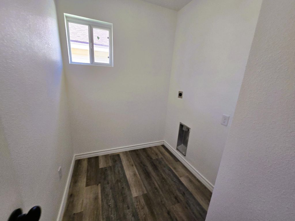 Image 14 of property listing at 434 E 45th Street, San Angelo, TX 76903