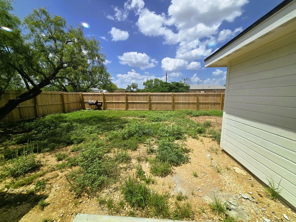 Image 15 of property listing at 434 E 45th Street, San Angelo, TX 76903