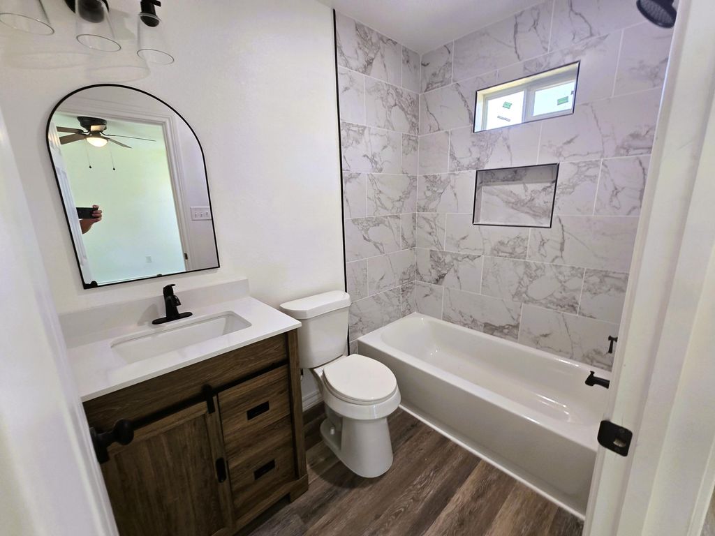 Image 8 of property listing at 434 E 45th Street, San Angelo, TX 76903