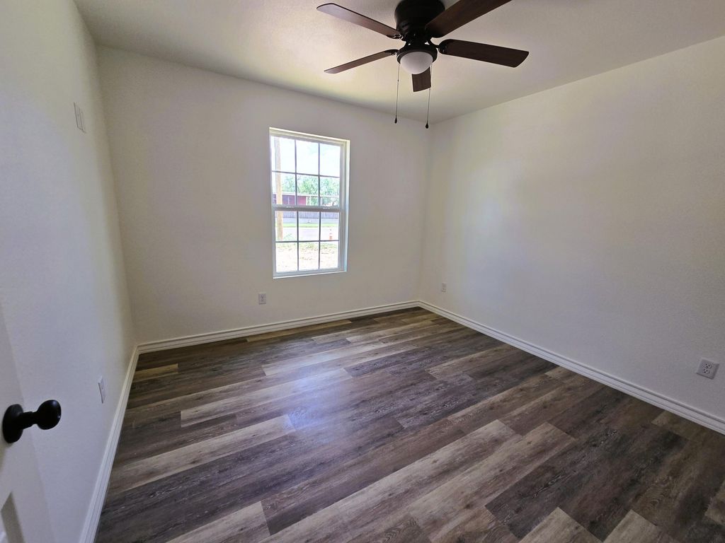 Image 9 of property listing at 434 E 45th Street, San Angelo, TX 76903