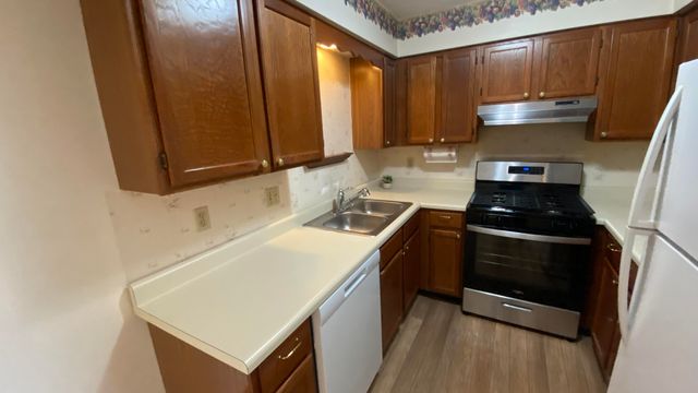 9621 Merrillville Road 203, Crown Point, IN 46307