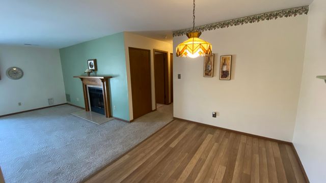 9621 Merrillville Road 203, Crown Point, IN 46307