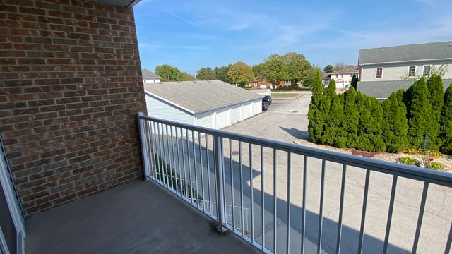 9621 Merrillville Road 203, Crown Point, IN 46307