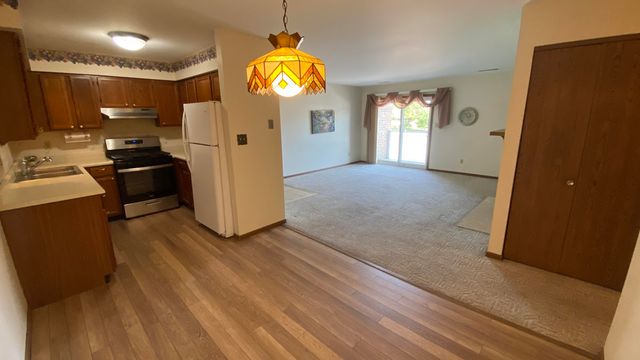9621 Merrillville Road 203, Crown Point, IN 46307
