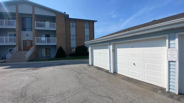 9621 Merrillville Road 203, Crown Point, IN 46307