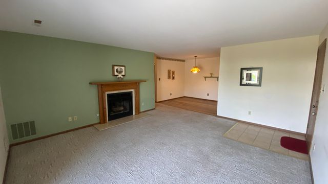 9621 Merrillville Road 203, Crown Point, IN 46307