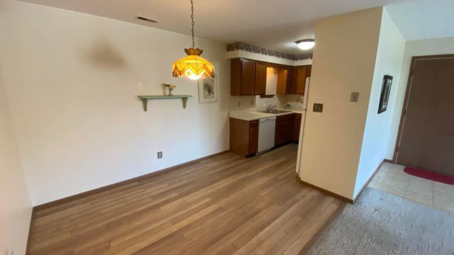 9621 Merrillville Road 203, Crown Point, IN 46307