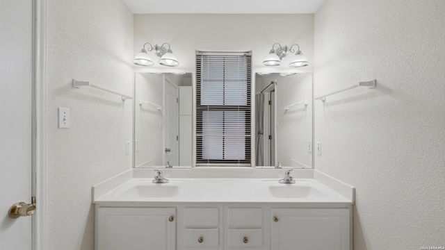 1571 KIMBERLY DAWN DR, New Braunfels, TX 78130