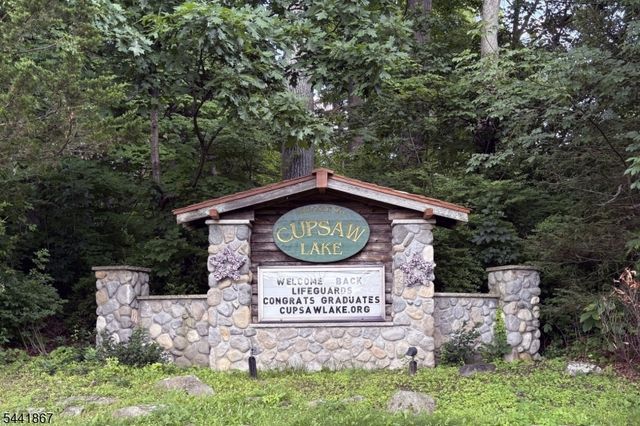 1 Welch Rd, Ringwood Boro, NJ 07456