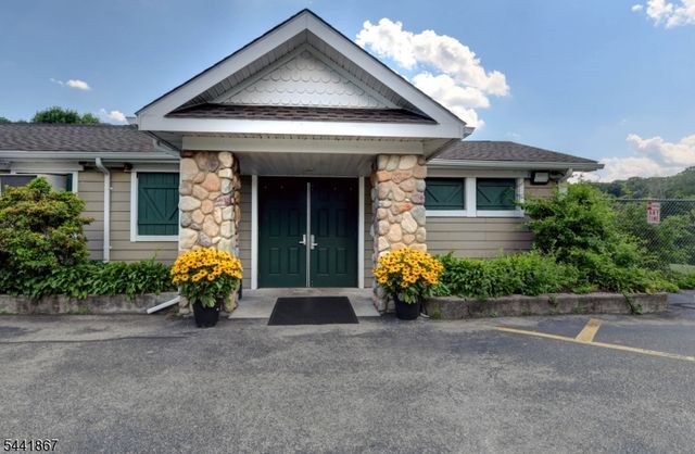 1 Welch Rd, Ringwood Boro, NJ 07456