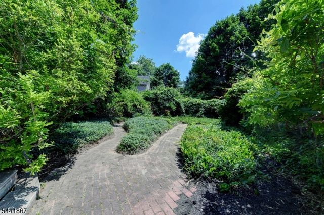 1 Welch Rd, Ringwood Boro, NJ 07456