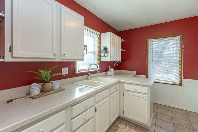 2412 44th Street, Des Moines, IA 50310