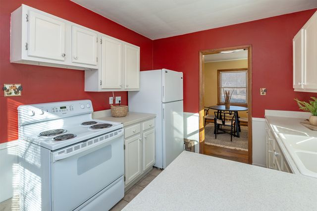 2412 44th Street, Des Moines, IA 50310