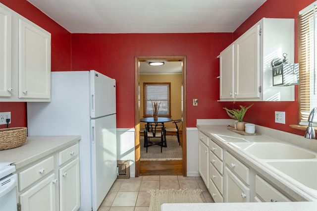 2412 44th Street, Des Moines, IA 50310