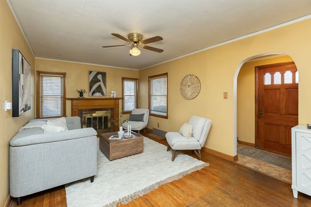 2412 44th Street, Des Moines, IA 50310